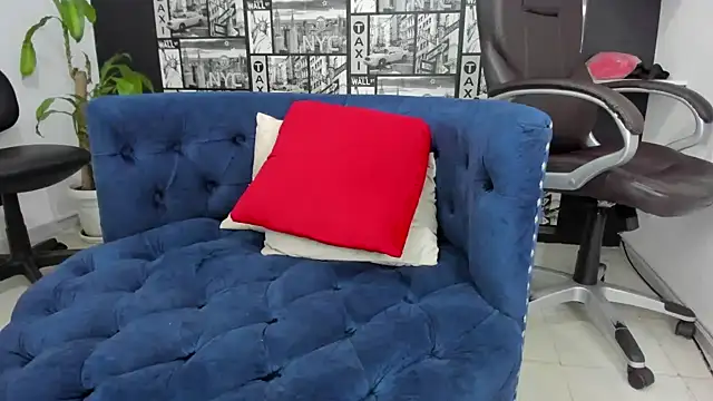Isa And Natasha online show from February 25, 2:44 pm