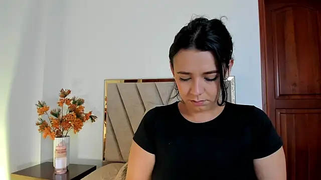 Amber  Davis online show from December 28, 12:13 pm