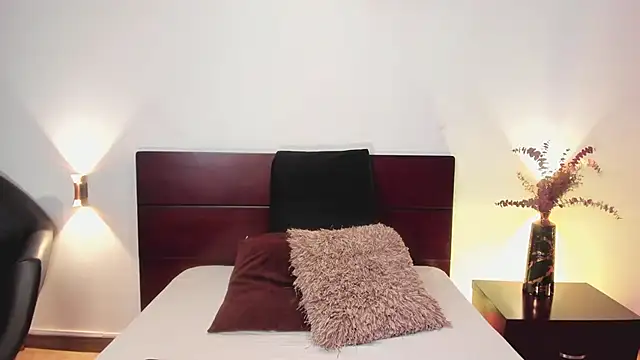 Amber  Davis online show from December 31, 4:35 pm