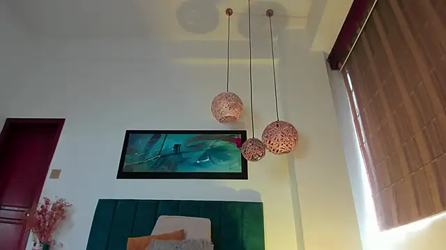 Amber  Davis online show from January 2, 2:24 pm