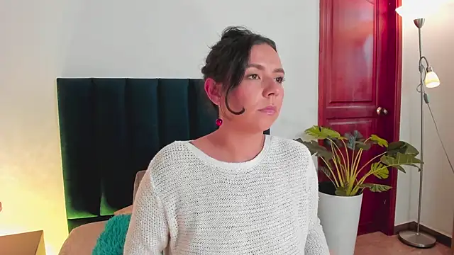 Amber  Davis online show from January 9, 6:04 pm