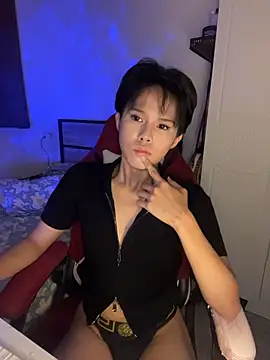 Plaxxtique online show from April 4, 3:53 pm