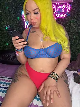 Snapshot of ThickAssRena chatting on April 12, 6:57 pm ThickAssRena online show from April 12, 6:57 pm