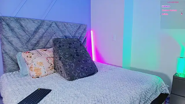 emmajohnss online show from October 9, 3:48 am