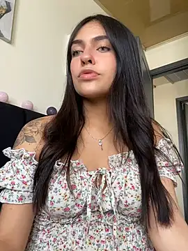 DaphneUwu online show from March 12, 2:45 pm