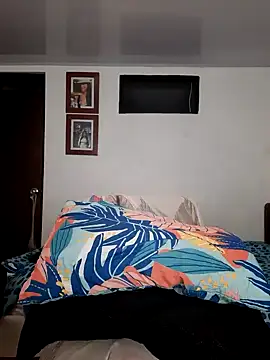 Snapshot of cosmicwind chatting on December 24, 11:55 pm cosmicwind online show from December 24, 11:55 pm