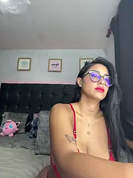 lovely violet13 online show from May 25, 10:27 pm