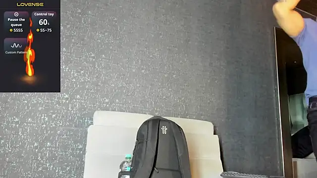 Snapshot of MarkWalker__ chatting on April 11, 9:57 am MarkWalker online show from April 11, 9:57 am