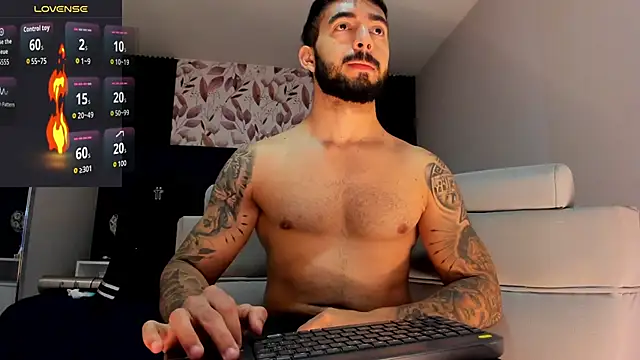 Snapshot of MarkWalker__ chatting on May 22, 9:59 am MarkWalker online show from May 22, 9:59 am