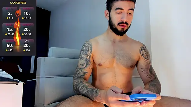 Snapshot of MarkWalker__ chatting on May 23, 9:35 am MarkWalker online show from May 23, 9:35 am