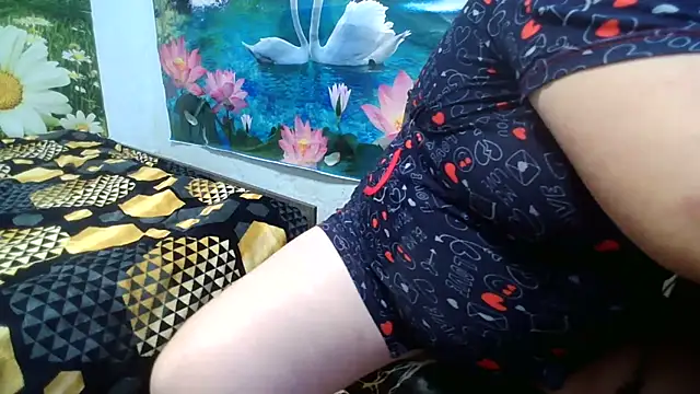 AnnaXGold online show from September 13, 1:00 pm