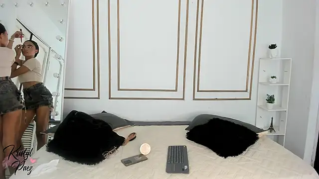 kristyl paez online show from December 4, 7:00 pm