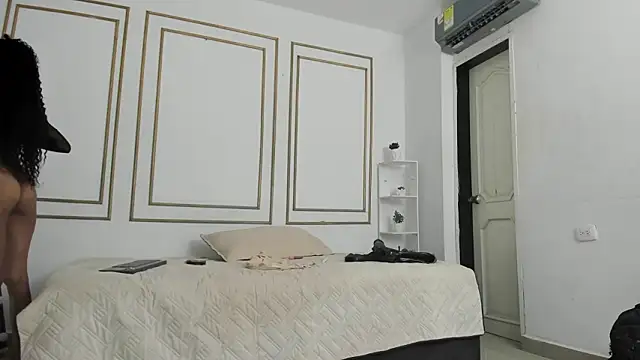 kristyl paez online show from January 17, 7:50 pm