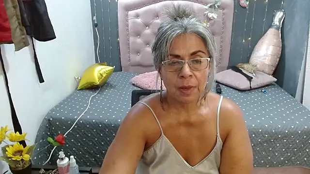 Snapshot of lalisha_96 chatting on April 7, 1:17 am lalisha 96 online show from April 7, 1:17 am