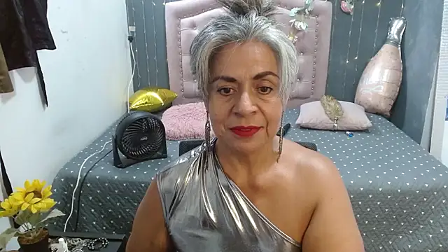 Snapshot of lalisha_96 chatting on April 23, 12:23 am lalisha 96 online show from April 23, 12:23 am