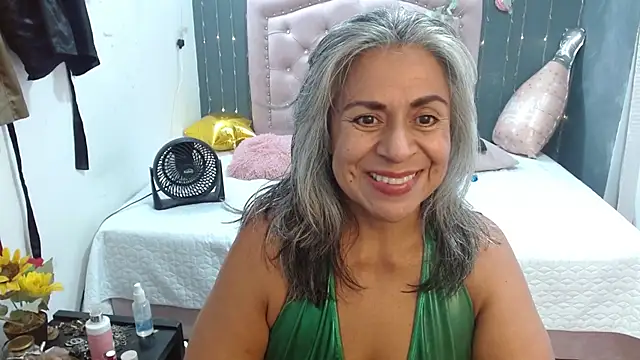 Snapshot of lalisha_96 chatting on May 2, 12:37 am lalisha 96 online show from May 2, 12:37 am