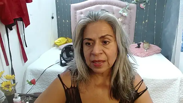 Snapshot of lalisha_96 chatting on May 21, 12:28 am lalisha 96 online show from May 21, 12:28 am