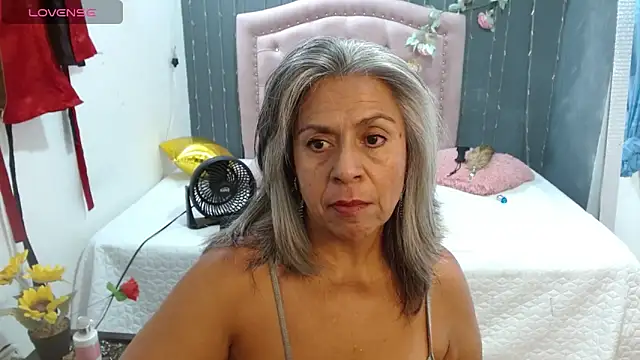 Snapshot of lalisha_96 chatting on May 23, 10:47 pm lalisha 96 online show from May 23, 10:47 pm