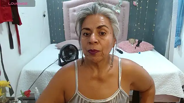 Snapshot of lalisha_96 chatting on June 3, 11:21 pm lalisha 96 online show from June 3, 11:21 pm