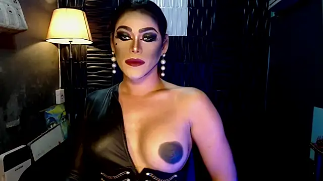 UrtopshemalegoddessAliyah online show from June 28, 8:15 pm