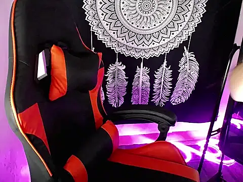 PirateEmpressBoaAico online show from October 10, 8:46 am