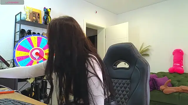 Snapshot of EvaKeks chatting on February 14, 7:43 pm EvaKeks online show from February 14, 7:43 pm