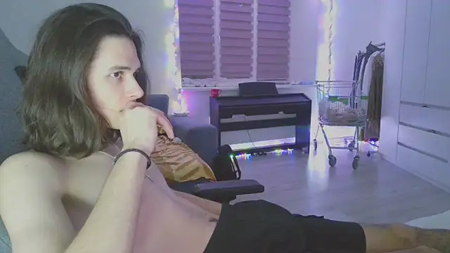 CandyChell online show from February 7, 8:42 pm