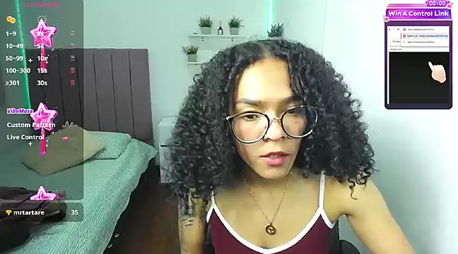 Nina lovee  online show from December 5, 4:44 pm