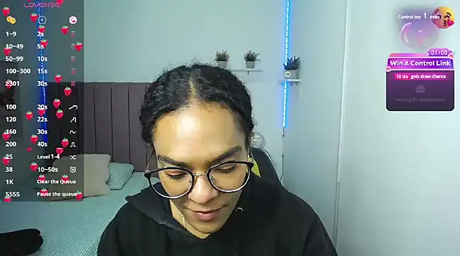 Nina lovee  online show from December 9, 4:47 pm