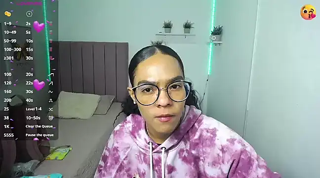 Nina lovee  online show from December 11, 1:39 pm