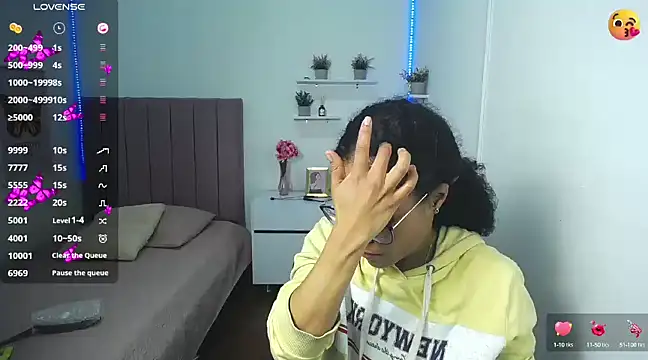 Nina lovee  online show from December 17, 1:49 pm