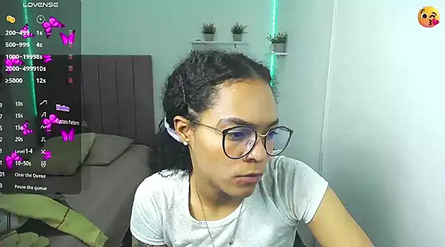 Nina lovee  online show from December 17, 4:53 pm