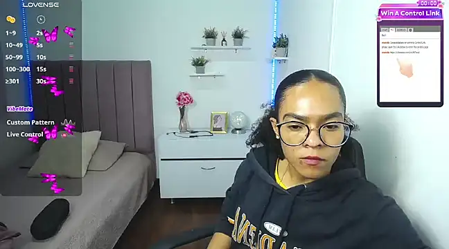 Nina lovee  online show from December 31, 5:07 pm