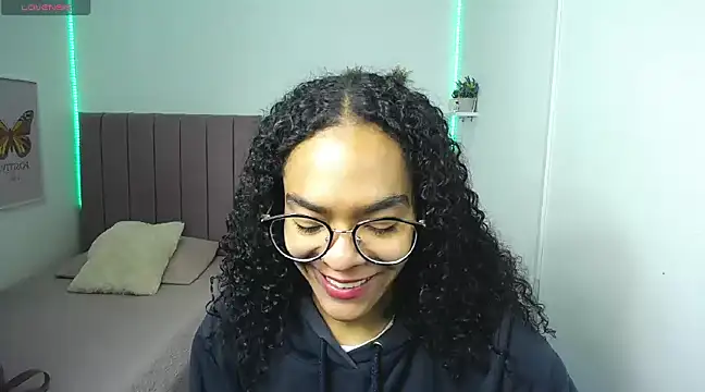 Nina lovee  online show from January 4, 1:53 pm