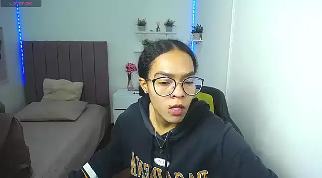 Nina lovee  online show from January 10, 1:52 pm