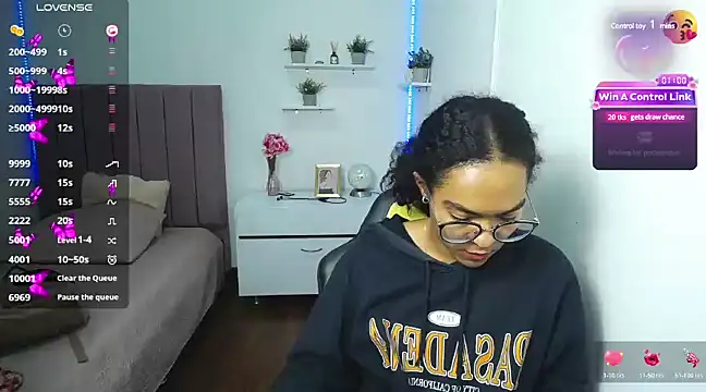 Nina lovee  online show from January 14, 5:12 pm
