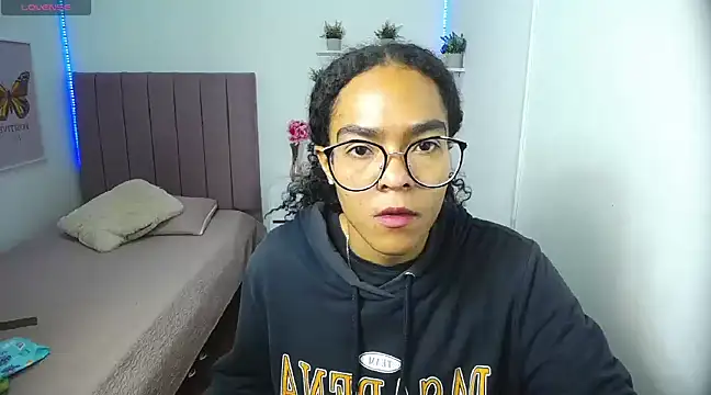 Nina lovee  online show from February 21, 2:48 pm