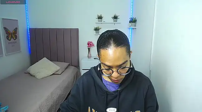 Nina lovee  online show from February 28, 2:31 pm