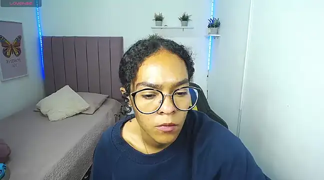 Nina lovee  online show from March 6, 3:13 pm