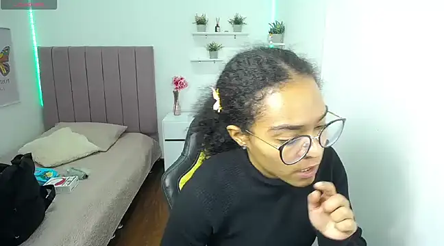 Nina lovee  online show from March 18, 3:53 pm