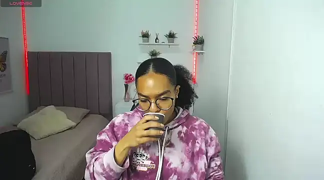Nina lovee  online show from March 21, 12:39 pm