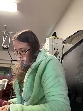 Dakota 02 online show from February 19, 2:12 pm