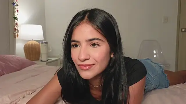 Snapshot of I_am_kat chatting on June 23, 1:47 am I am kat online show from June 23, 1:47 am