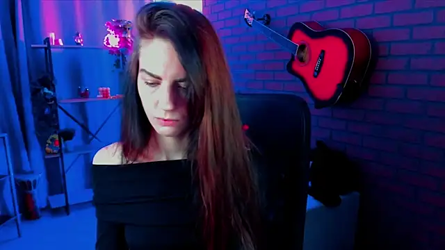 EmilyWilden online show from February 6, 8:18 am