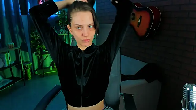 EmilyWilden online show from March 7, 11:29 am