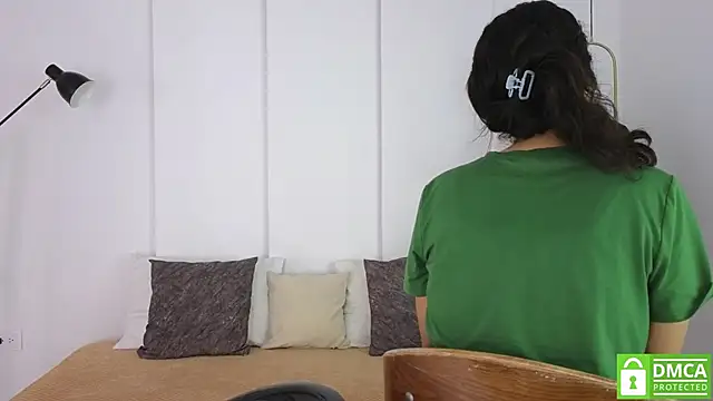 Snapshot of sexychanell_18 chatting on October 17, 1:14 pm sexychanell 18 online show from October 17, 1:14 pm