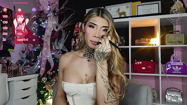 caroline cossei online show from December 10, 8:30 am