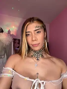 caroline cossei online show from September 28, 9:25 am