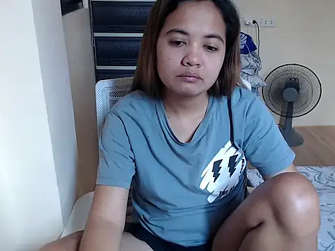 xTheLastVIRGINx online show from January 19, 5:33 am