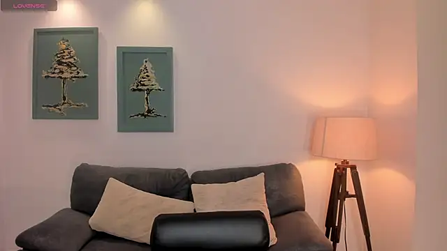JuanitaClay online show from December 31, 12:04 pm